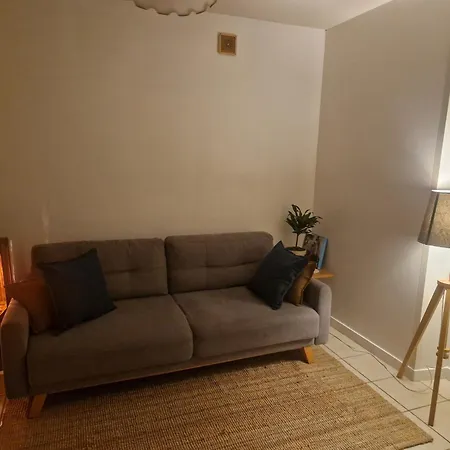 Apartamento 1 Bedroom Near Town Centre And Chu *