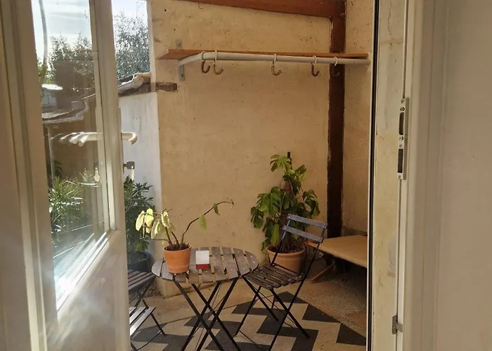 1 Bedroom Near Town Centre And Chu Angers